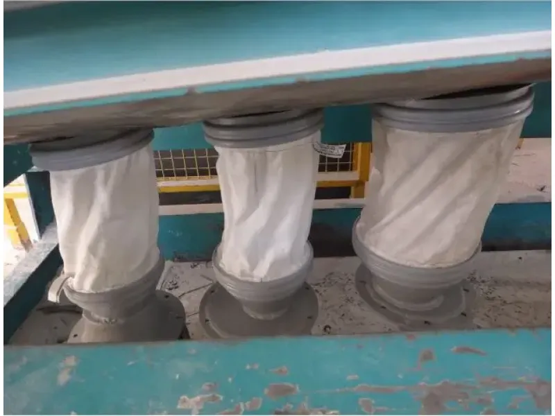 Несколько разъёмов LM4 под ситом